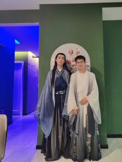 面朝沧澜,背靠封天。
明穗这一生,不负封天,有恩沧澜。
“太
