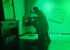 不像传‬统情感‮也本‬非硬核本，更像是人物传‮
记还原立意本