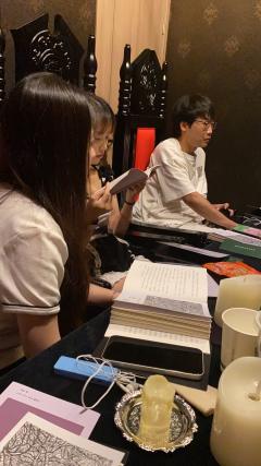 【含剧透】

“这个世界破破烂烂，但总有人缝缝补补。”

《