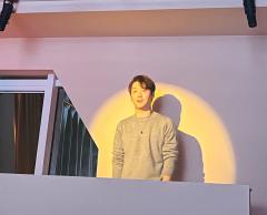 @阿三的店
“我不是先天性的盲人
我曾见过这世界的美