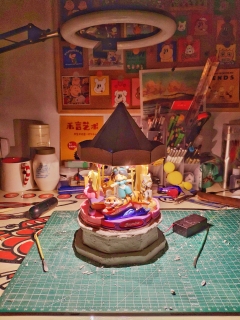 给我的娃做了一个旋转木马展示盒～男朋友纯手工制作，还有小夜灯