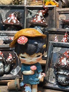 这是我第一个盲盒，因为有蘑菇，小野寄生，然后会有第二个，第三