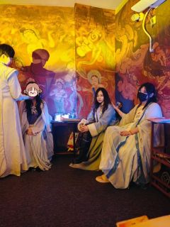 “我们之间隔着千重万险,可是初弦,爱能抵万难。”
📒三刷璃
