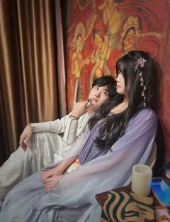 “我们之间隔着千重万险,可是初弦,爱能抵万难。”
📒三刷璃