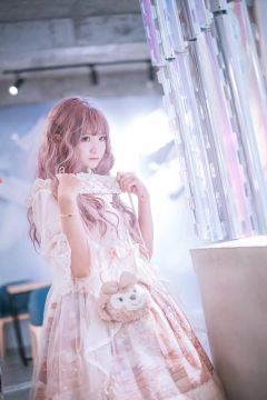 Lolita来啦！！大大大脸怪(≧▽≦)
157/50 相机