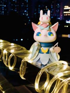 猫咪在我家空中花园臭美一下😍🥰