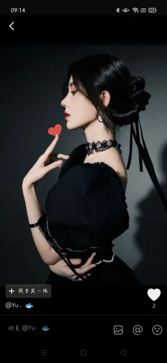 从网上找的图。
可当头像。
拿图吱一声。
不喜勿喷，谢谢。
