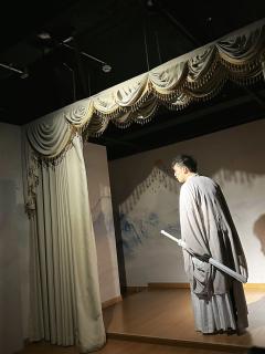 【莲城郡主永远会做正确的事。】

【大虞战旗没了。】
【她的