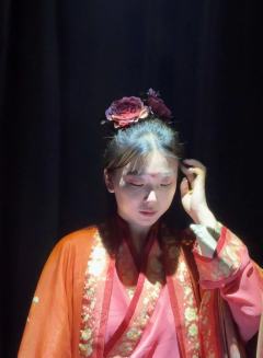 “我若拜你，不因你是皇族，是天家贵胄，仅仅是因为，你是你而已