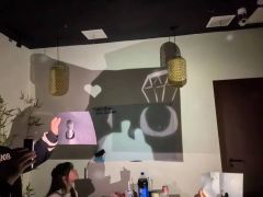 “愿你既能朝九晚五,又能浪迹天涯。上班暂停,我去长沙”
体