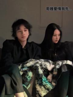 龙套何小白也是和靓仔靓女们一起演上TVB警匪片了👮
【含剧