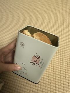 书中的满月总是写尽遗憾
好在，现实里一抬头就是团圆。

店铺