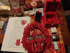 离人心上月，盼尔伴余年。好想成为陪伴你，陪伴你们的月亮，团团