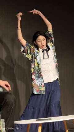 地点：上海中心B1·混知小剧场
内容：漫才，sketch，即