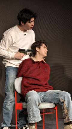 地点：上海中心B1·混知小剧场
内容：漫才，sketch，即