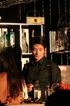 地点：黄浦区国泰电影院香拉廊．浸剧狸互动剧场（进门左转有标志