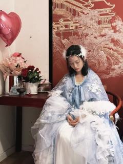 啊啊啊被撩上头脸红心跳不敢呼吸激动到半夜根本睡不着在被子里游