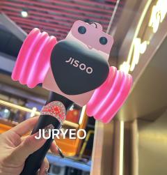 jisoo 生日快乐宝宝美的很安心第一次参加线下活动换物料 