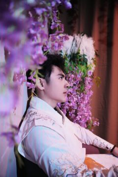 好像一讲到光阴，十年是一个很经常使用的量度。

十年生死两茫