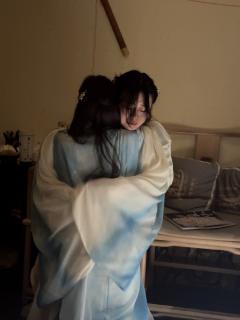 一枝先破玉溪春。
更无花态度,全有雪精神。
店铺:9527