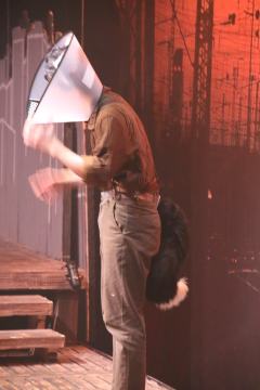 2024.12.28  14:30  《疯子与赞美诗》
时间