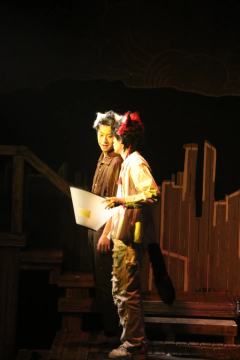 2024.12.28  14:30  《疯子与赞美诗》
时间