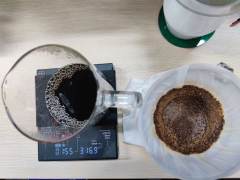 豆香：没有特别明显的香气，勉强可以捕捉到一点淡淡的柑橘皮+花