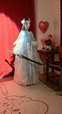 往后,
公主不能再喊颂安了,
要记得喊来人。
店家:剧芒