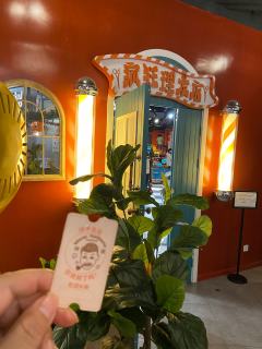 嗨,我是爱看剧的荣,这次来三刷《疯狂理发店》,上前两次是思思