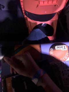 首先天美剧场又偏又小又闷，连卫生间都好破旧，但“我和刘红梅在