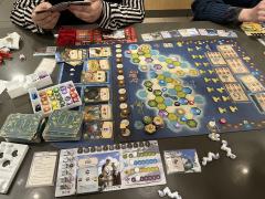 背景:
玩家将扮演一名生物爱好者,一位热衷于探索生物奇观的追