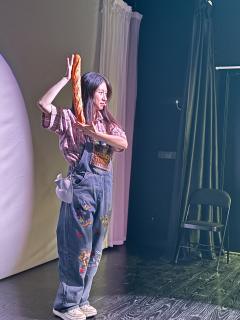      「🧸✨🪄无名女尸」

“那一瞬间，绚烂烟花鸣绽