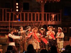 今年必看音乐剧,嘿亚利桑那,下班快乐剧!
🌟故事亮点
故事