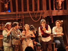 今年必看音乐剧,嘿亚利桑那,下班快乐剧!
🌟故事亮点
故事