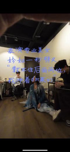 泠泠一面,如梦初醒.
我答应你此生只写你的名字.
🏬店家