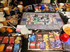 老套的复制黏贴，但还在好玩的范围内。不过这次的故事哥们是看都