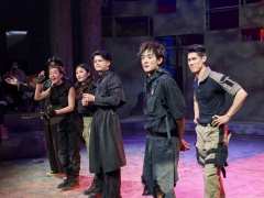 很特别的跨年夜是和《末日乐园》一起度过的,
太有意义啦,
看