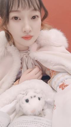 【含剧透】（不多）
入剧《璃火》演绎人员
祁夜：潇潇
戚梧：