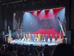 二刷，徐杭第一次大剧院主演，完成很不错。李玉言的皇帝有点拉