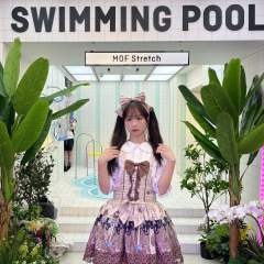 莉莉丝之眼家的板巧木马背带！非常可爱吼吼吼！买的黄色噢，小裙