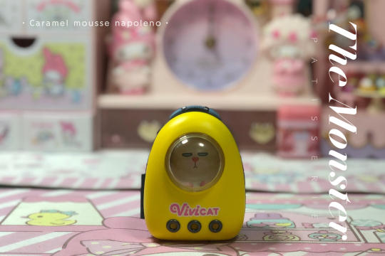 当然是太空舱啦