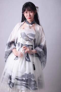 穿上小裙子，做自己的天使  ଘ(੭ˊ꒳​ˋ)੭✧
身高：16