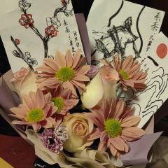 【含剧透】
桃之夭夭，其叶蓁蓁。
山有扶苏，隰有荷华。
 @