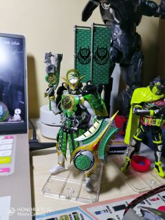 铠武里最喜欢的一套强化形态，入坑晚，没赶上当年便宜的橙子胜哄