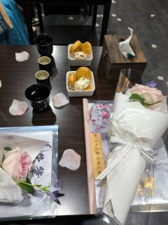 一花一世界，一个备受争议的古风情感本，但发行收到反馈后，紧急