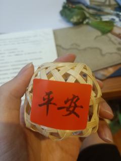 翼翼丕承,亿万斯年。我们不走,我们就在马尼拉的长风里。
【
