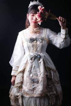 穿上小裙子，做自己的天使  ଘ(੭ˊ꒳​ˋ)੭✧
身高：16