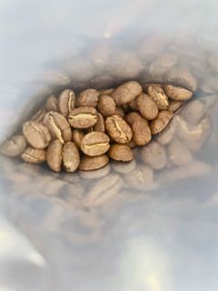 今天这支荷韵悠扬，听名字有点香精，不过豆种、处理法都靠谱，喝