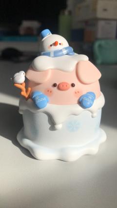 太可爱啦 跟同事一起端盒 雪仙子 麋鹿太好看啦