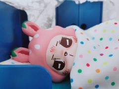 【好梦记】—草莓:“小恐龙…我怕黑,我不敢睡”。小恐龙:“不